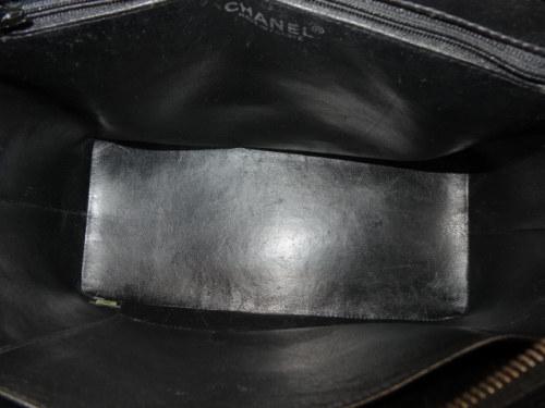 PB6022 Chanel Caviar Medallion Shoulder Bag (Black With Silver Hardware)
