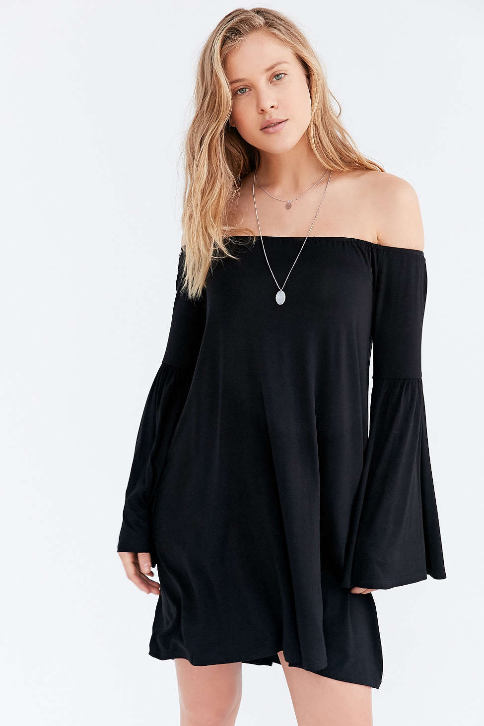 WD7367 Off-Shoulder Dress Black