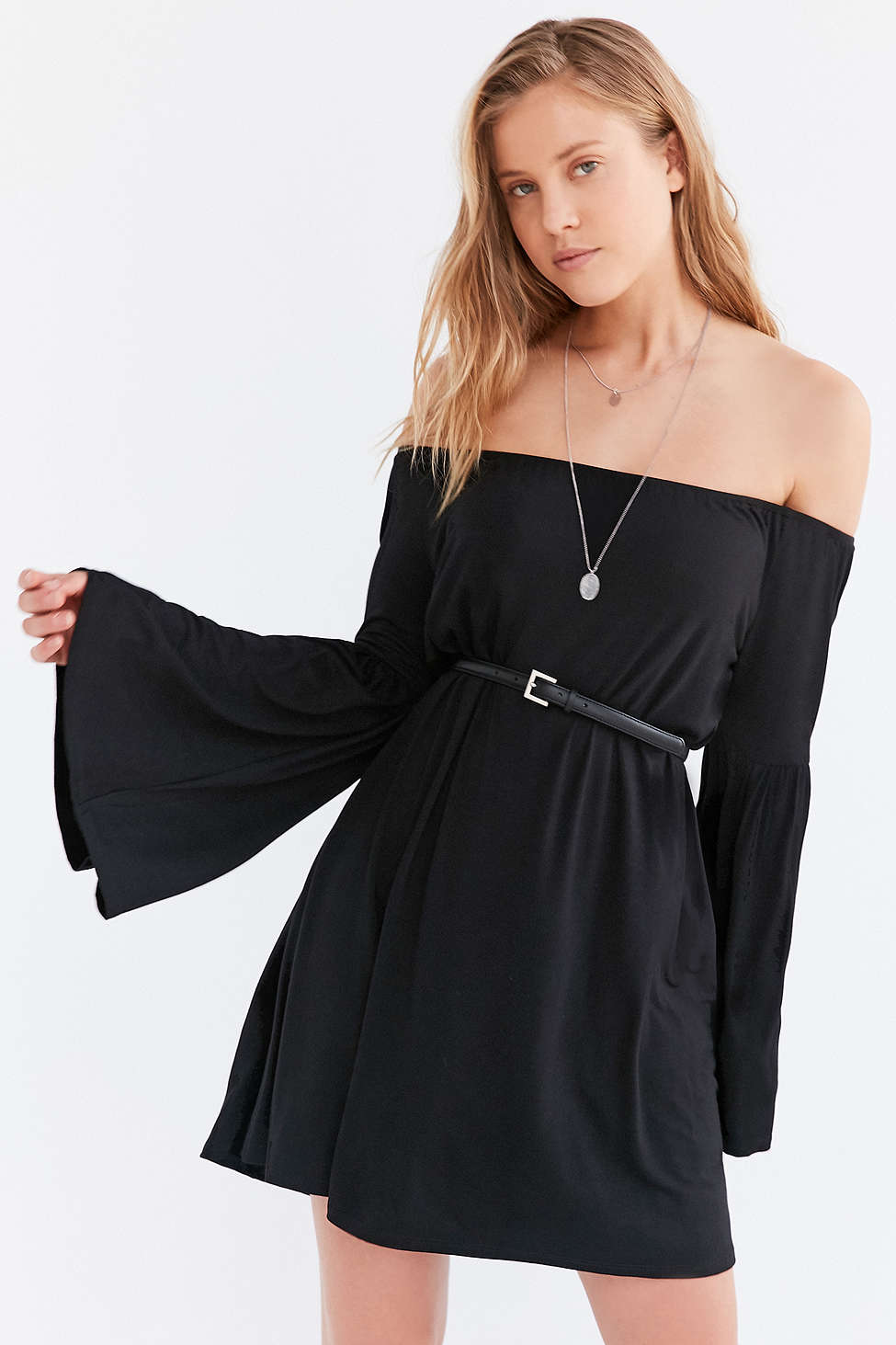 WD7367 Off-Shoulder Dress Black