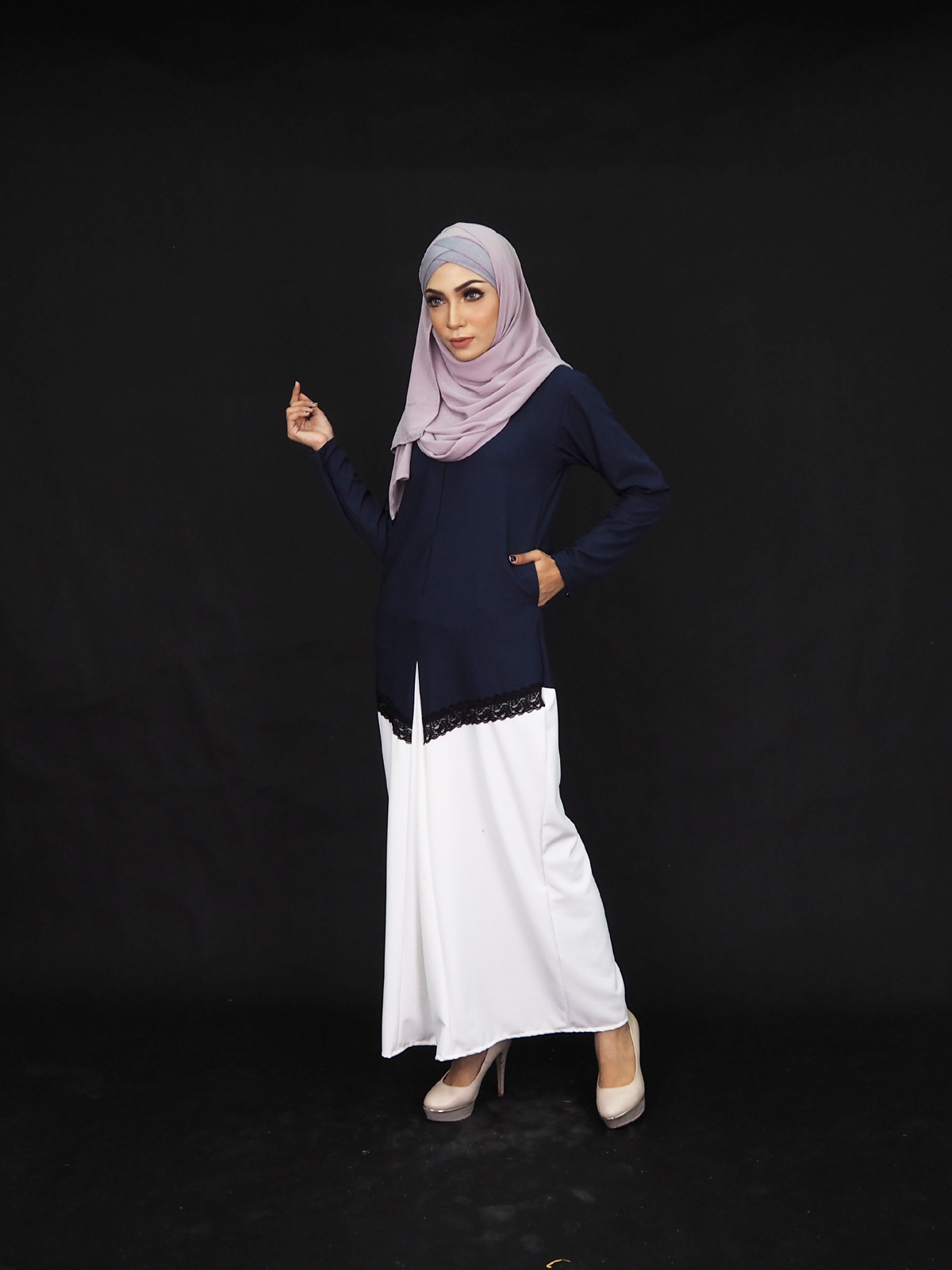 SW4005 Lovely Lace Jubah Dark Blue