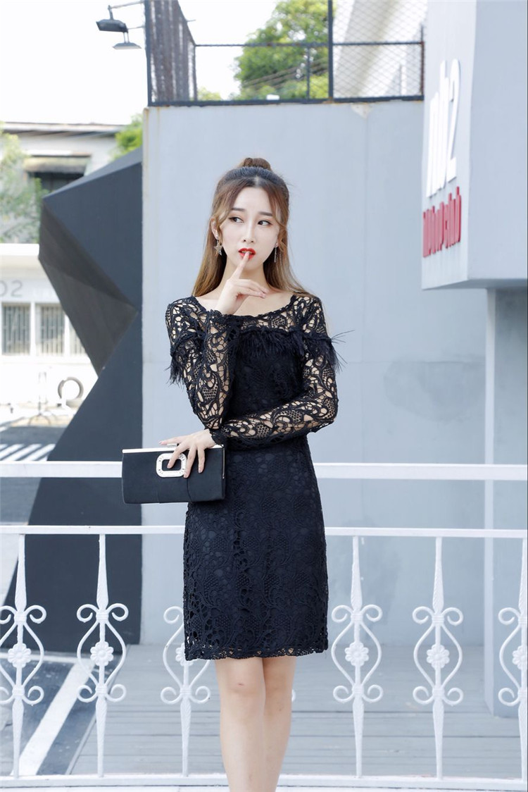 EW2427 Charming Lace Dress Black