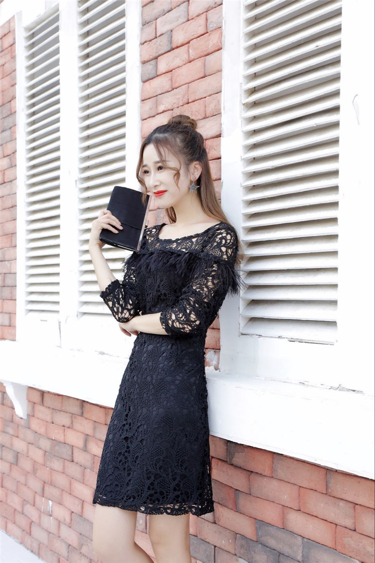 EW2427 Charming Lace Dress Black