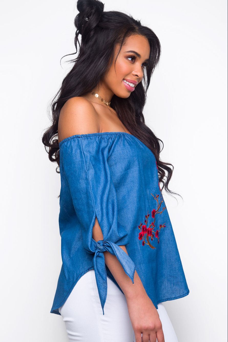 EW2444 Stylish Off-Shoulder Top Blue