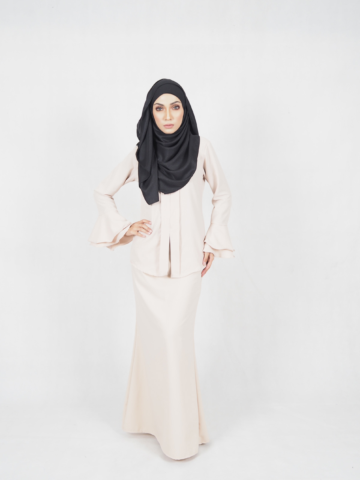 SW4501 Charming Kebaya Cream