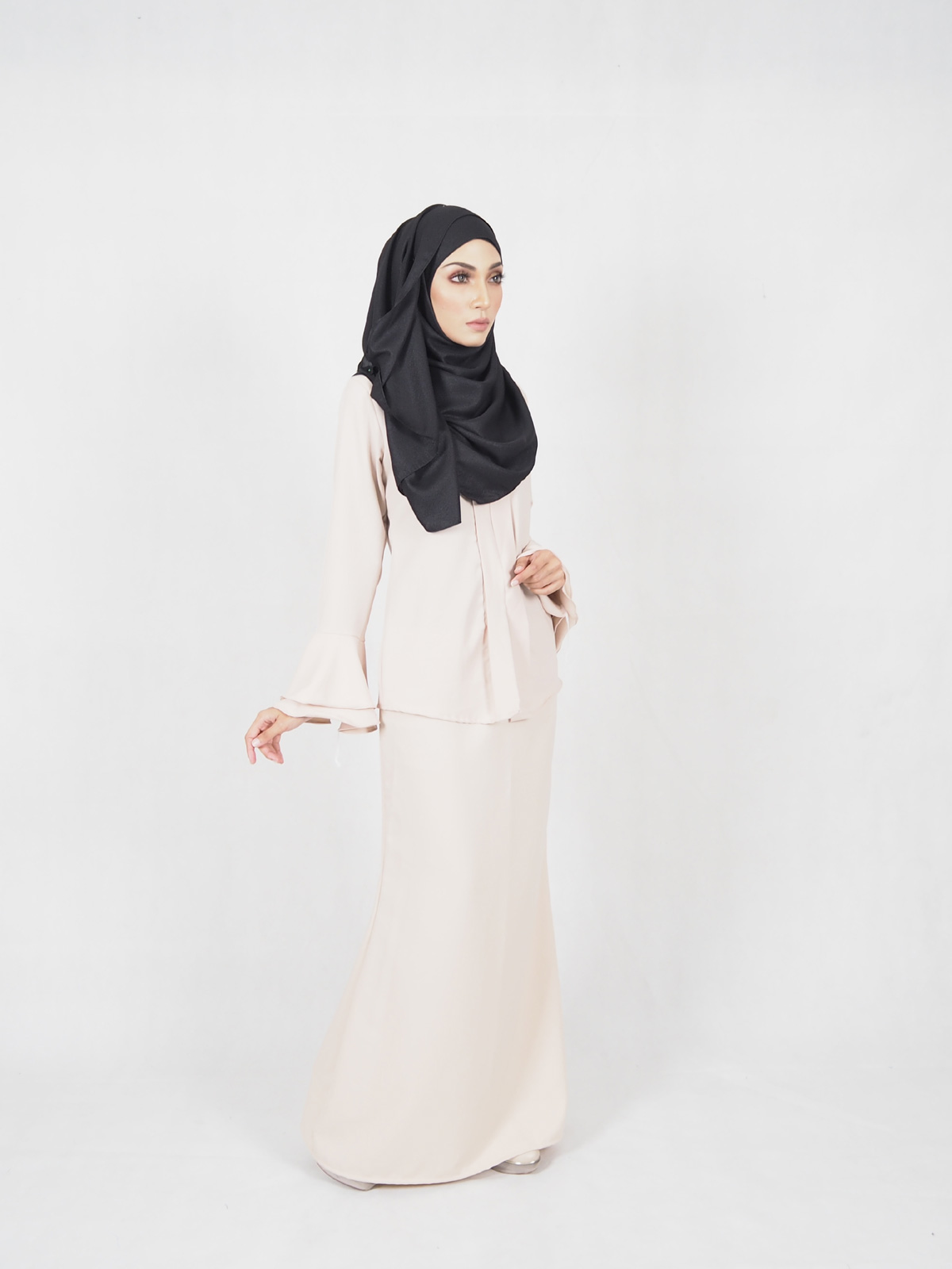 SW4501 Charming Kebaya Cream