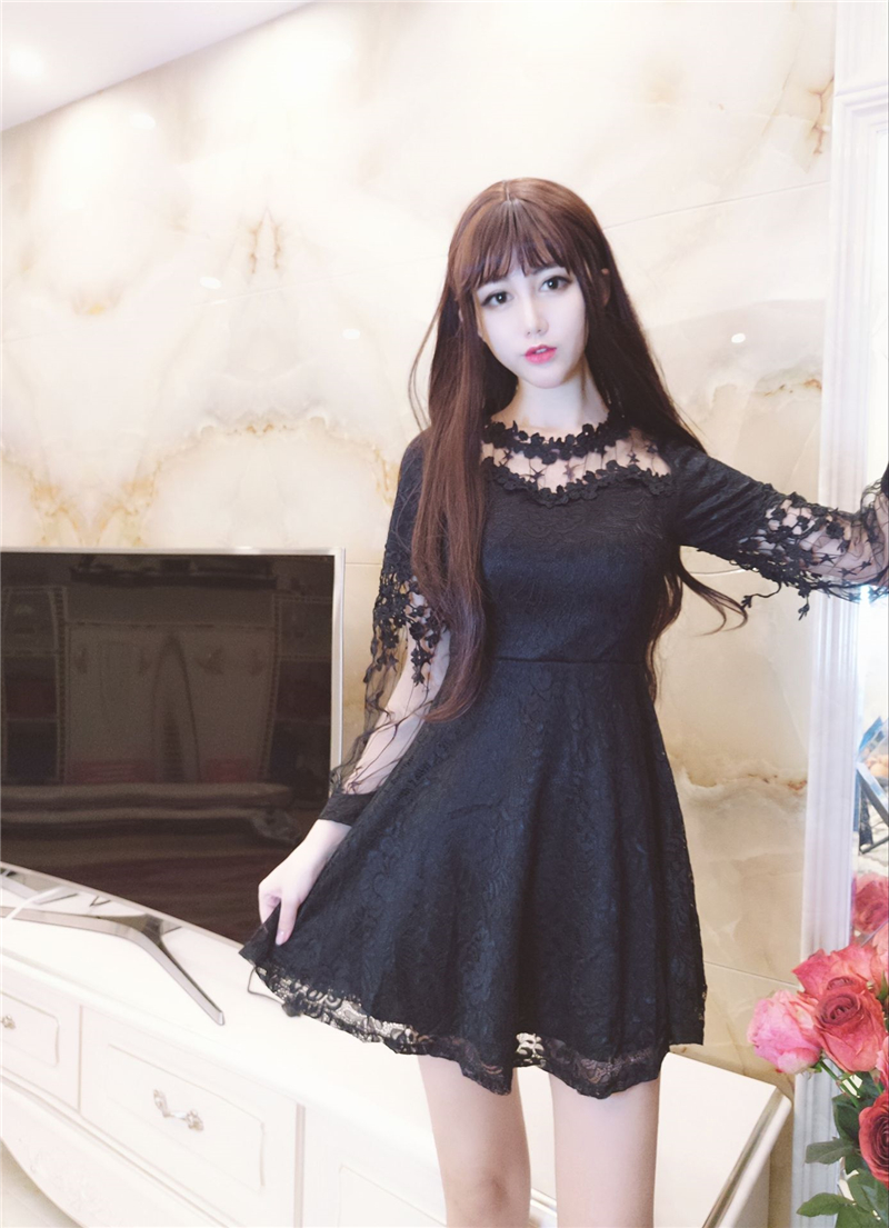 EW20301 Pretty Lace Dress Black