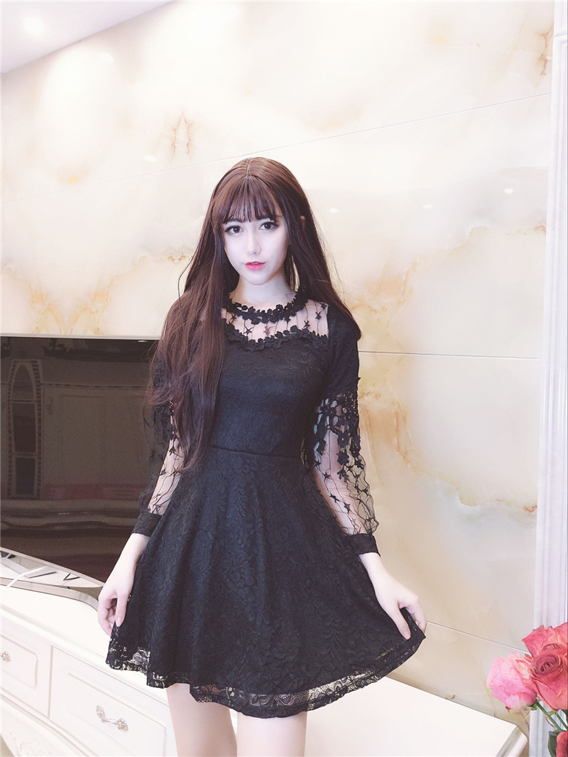 EW20301 Pretty Lace Dress Black