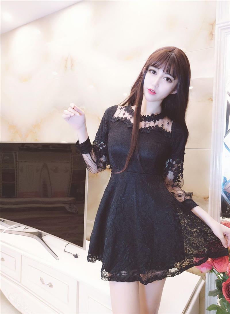 EW20301 Pretty Lace Dress Black