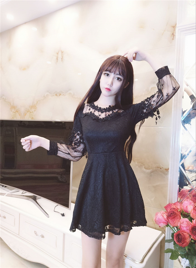 EW20301 Pretty Lace Dress Black