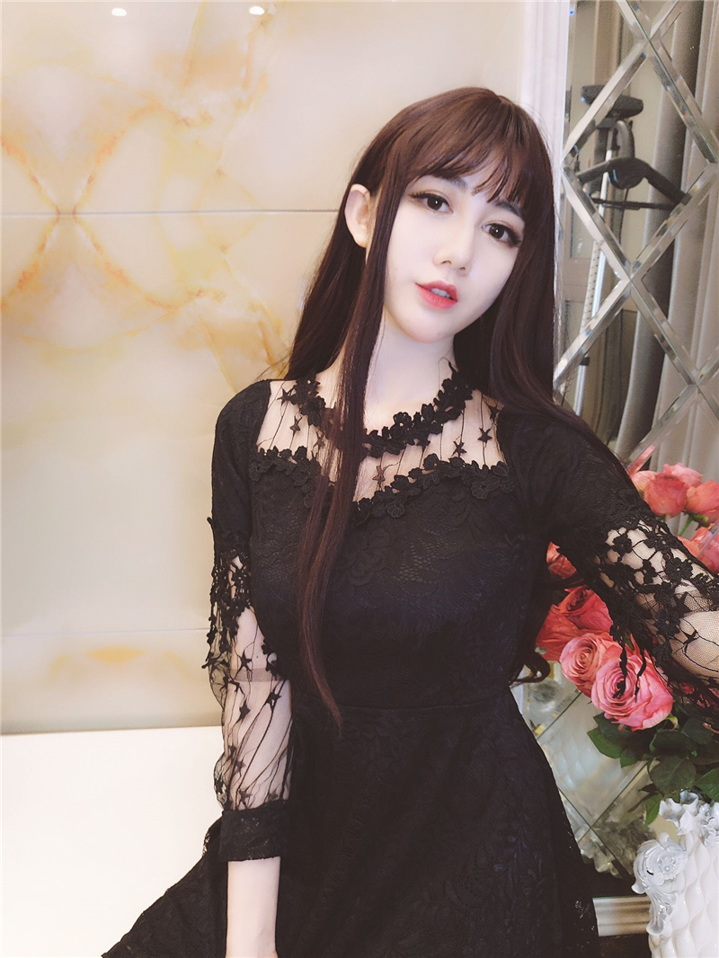 EW20301 Pretty Lace Dress Black