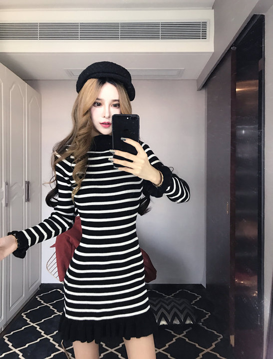 EW20312 Stylish Stripe Dress Black