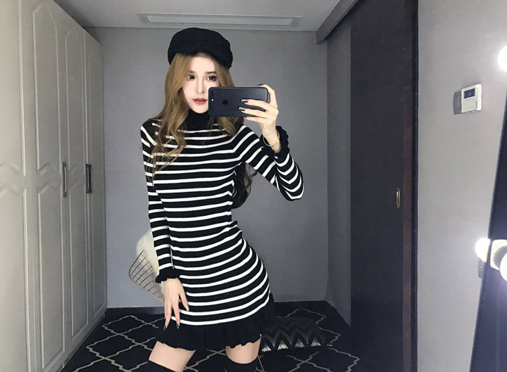 EW20312 Stylish Stripe Dress Black
