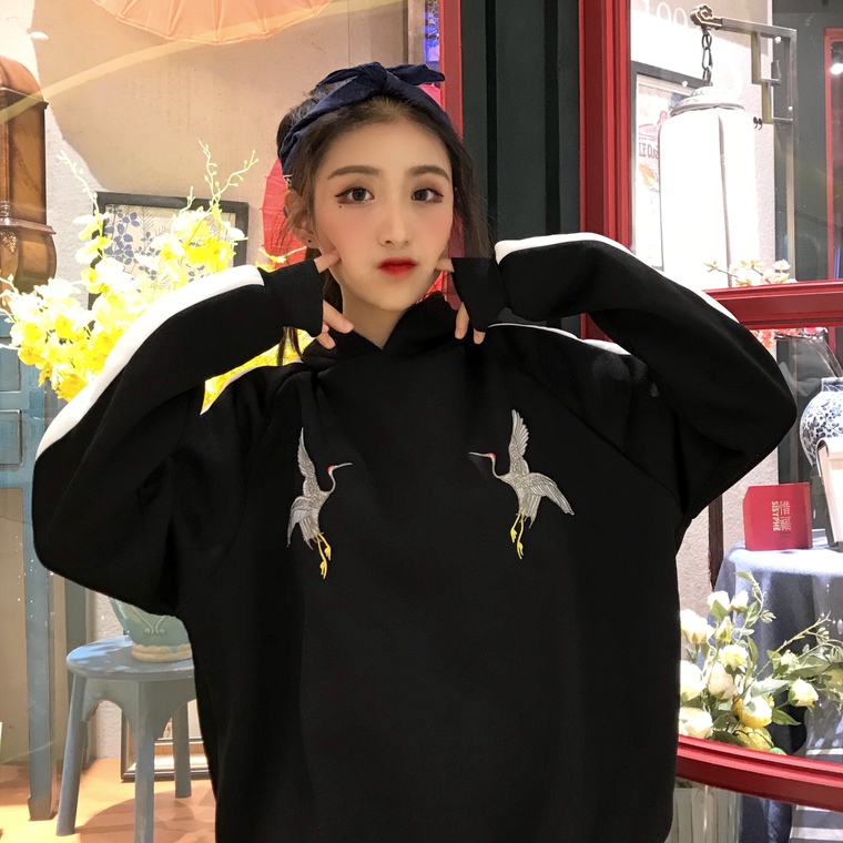 EW20412 Fashion Hooded Top Black
