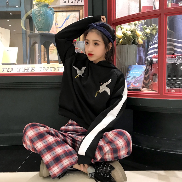 EW20412 Fashion Hooded Top Black