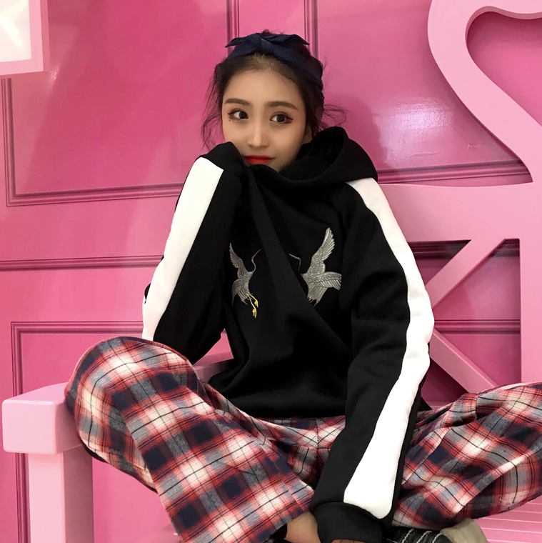 EW20412 Fashion Hooded Top Black