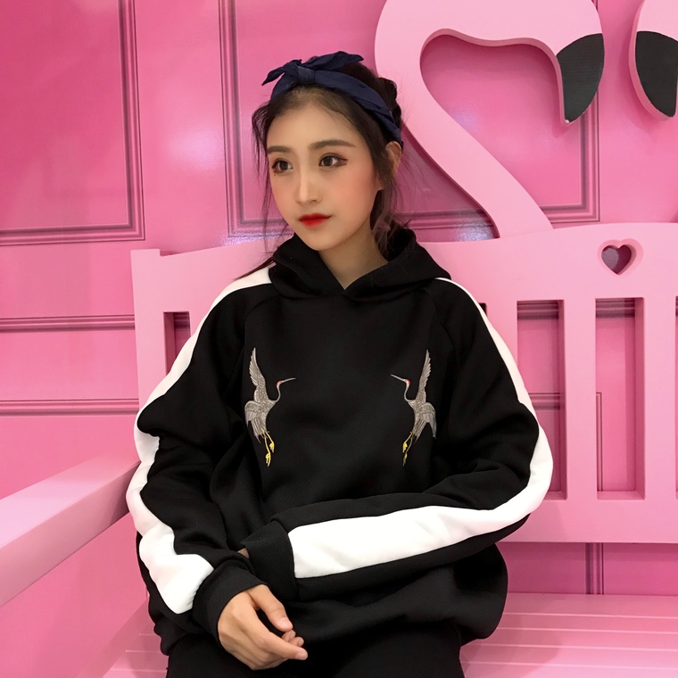 EW20412 Fashion Hooded Top Black