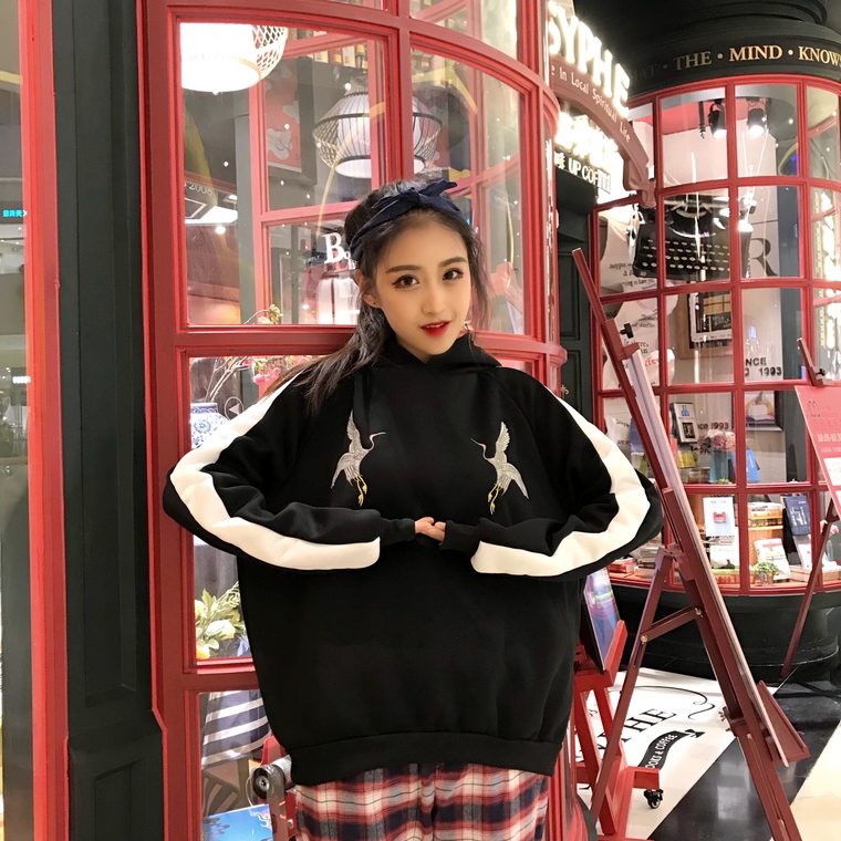 EW20412 Fashion Hooded Top Black