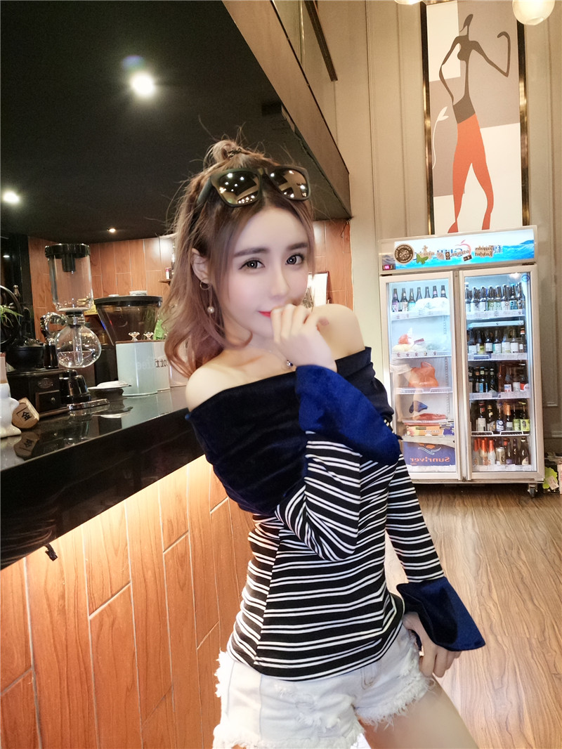 EW20454 Sexy Off-Shoulder Top Blue