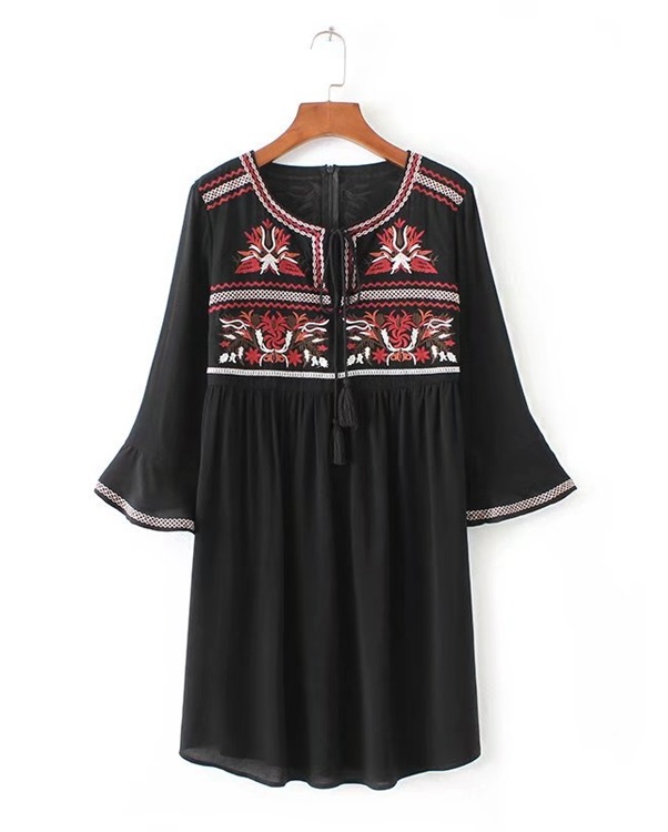 BM70128 Stylish Embroidered Dress