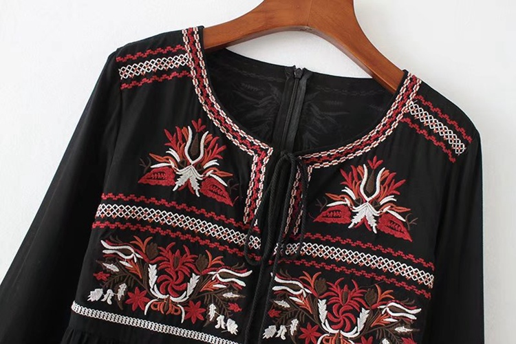 BM70128 Stylish Embroidered Dress