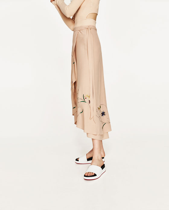 BM70197 Elegant Skirt Almond