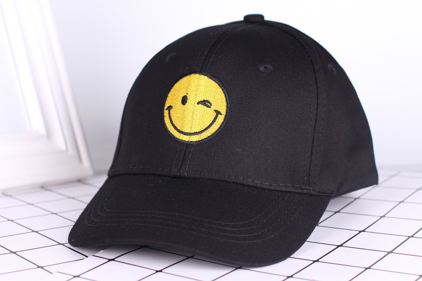 QA-315 Casual Fashion Cap Wink