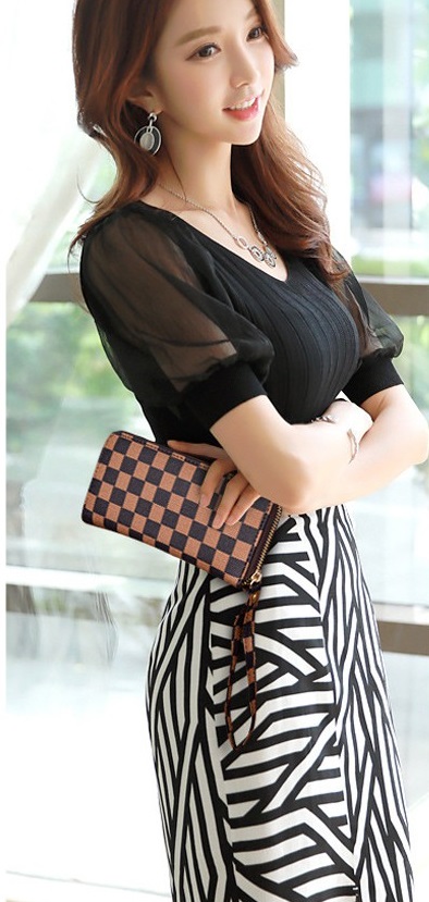 KW80224 Women Long Purse Brown Square