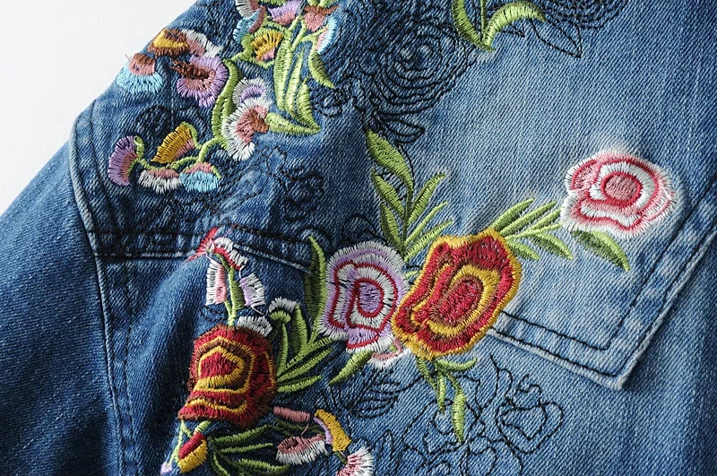 BM70282 Embroidered Denim Jacket Blue
