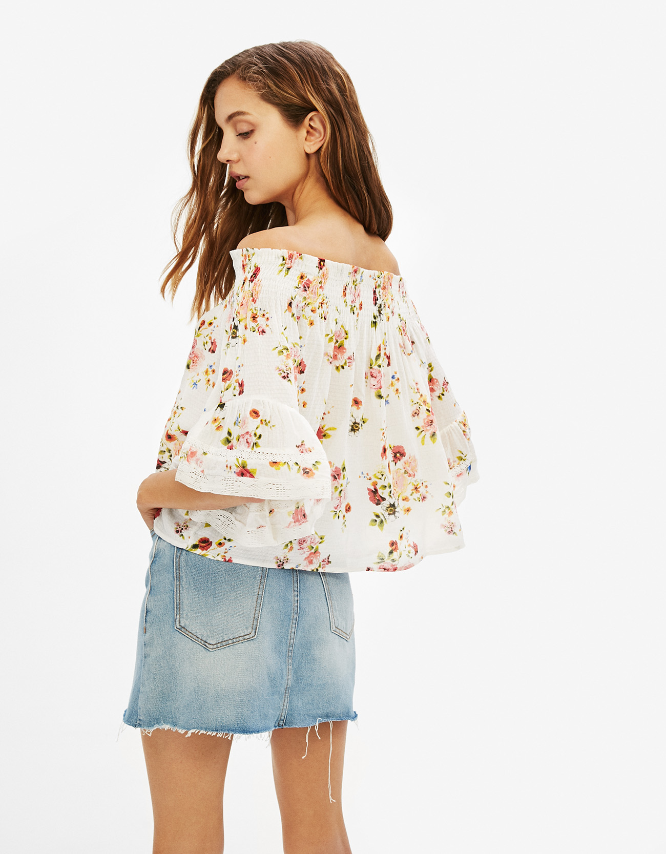 BM70299 Pretty Off-Shoulder Top White