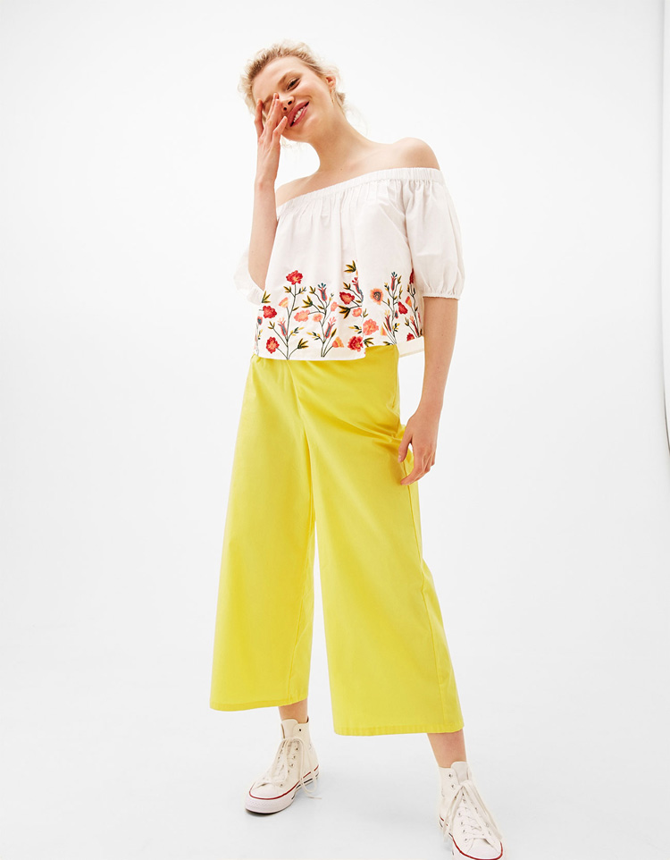 BM70308 Pretty Off-Shoulder Top As Picture