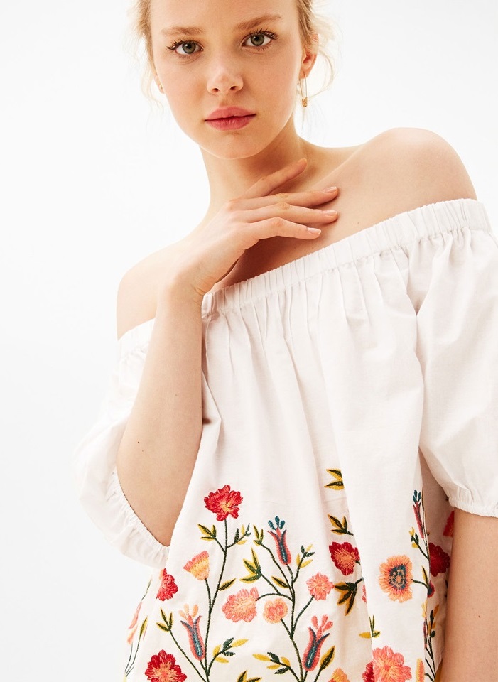 BM70308 Pretty Off-Shoulder Top As Picture