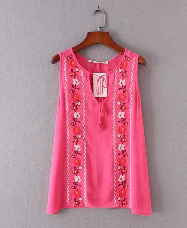 BM70313 Pretty Embroidered Top Dark Pink