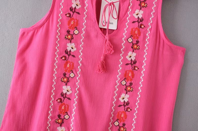 BM70313 Pretty Embroidered Top Dark Pink