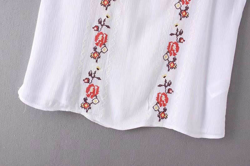 BM70313 Pretty Embroidered Top White
