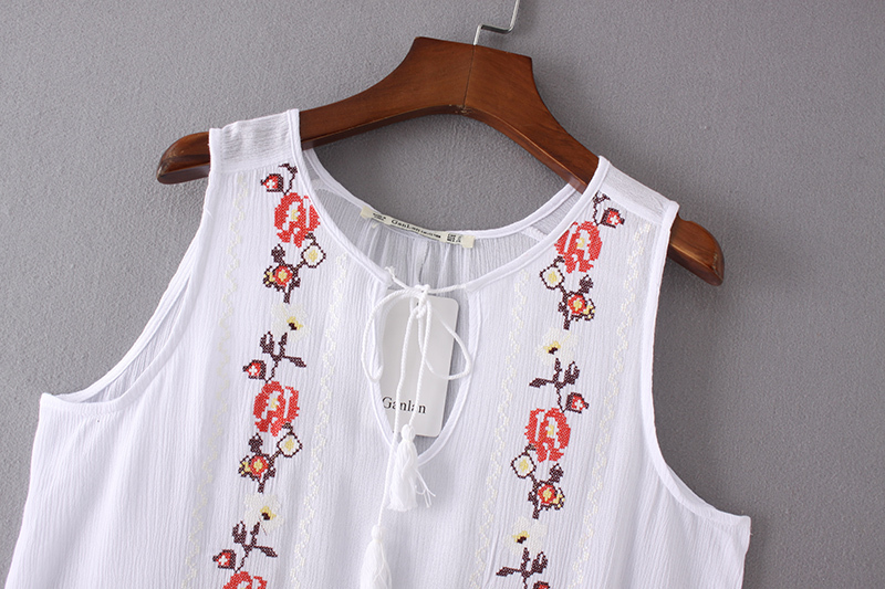 BM70313 Pretty Embroidered Top White