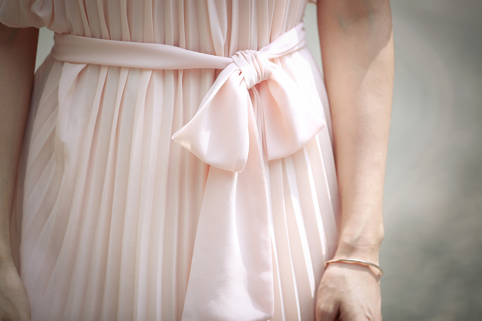 BM70337 Pleated Chiffon Dress Pink
