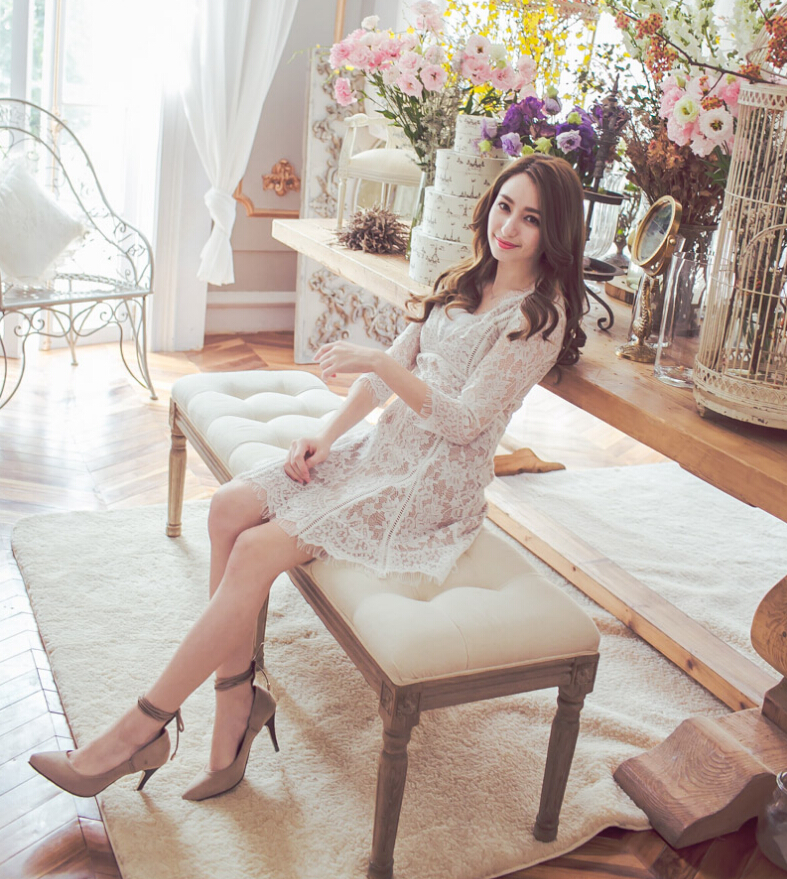 BM70343 Pretty Lace Dress White