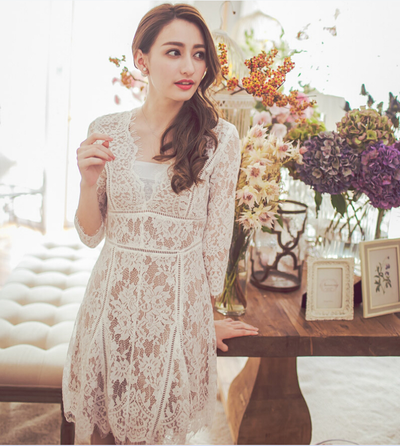 BM70343 Pretty Lace Dress White