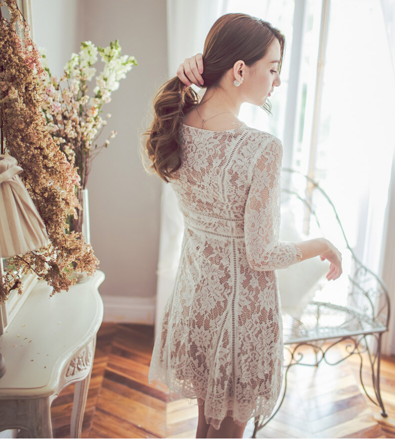 BM70343 Pretty Lace Dress White