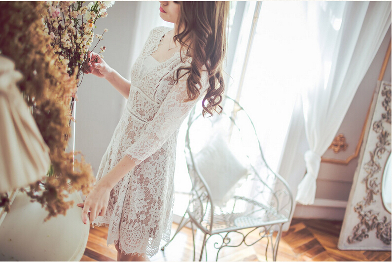 BM70343 Pretty Lace Dress White