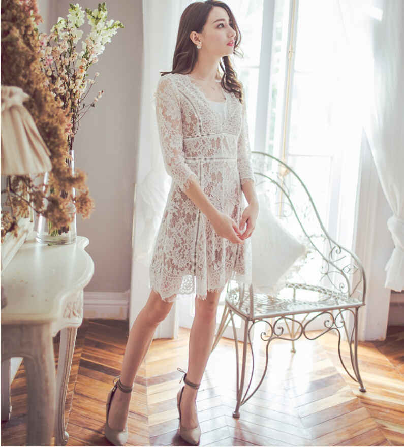 BM70343 Pretty Lace Dress White