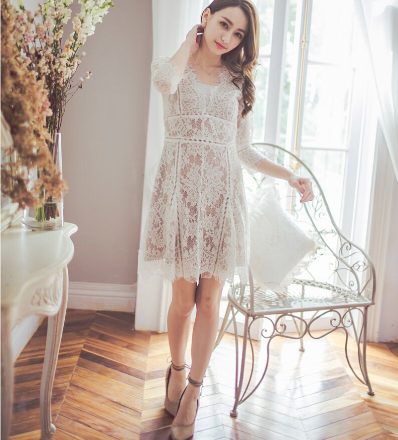 BM70343 Pretty Lace Dress White