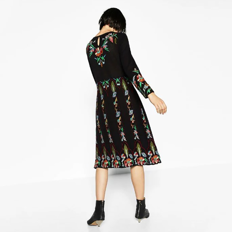 BM70356 Charming Embroidered Dress Black