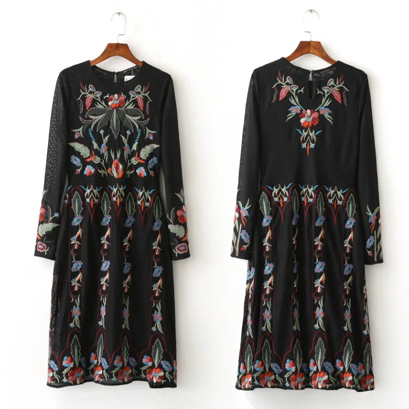 BM70356 Charming Embroidered Dress Black