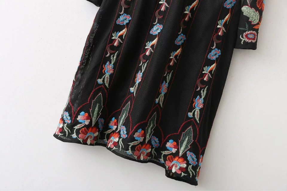 BM70356 Charming Embroidered Dress Black