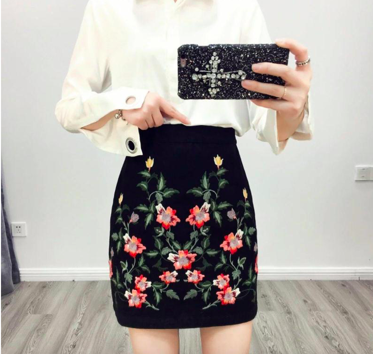 BM70880 Lovely Embroidery Skirt Black