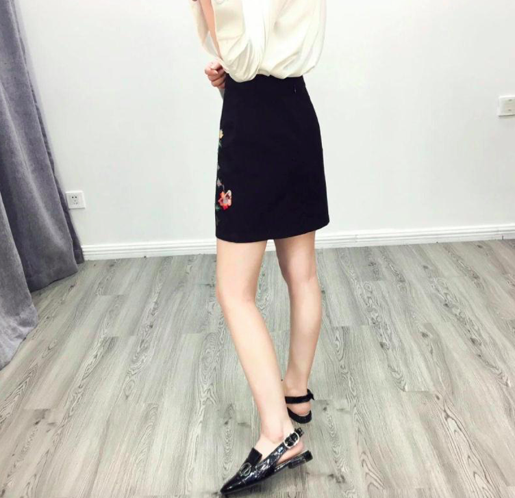 BM70880 Lovely Embroidery Skirt Black