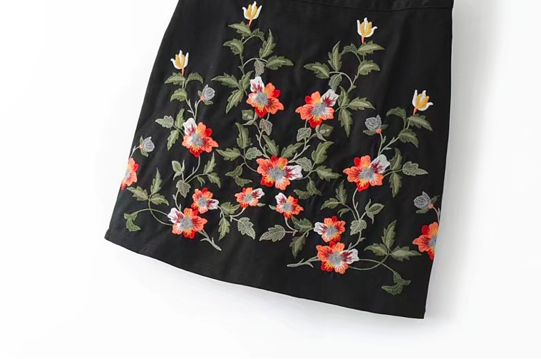 BM70880 Lovely Embroidery Skirt Black