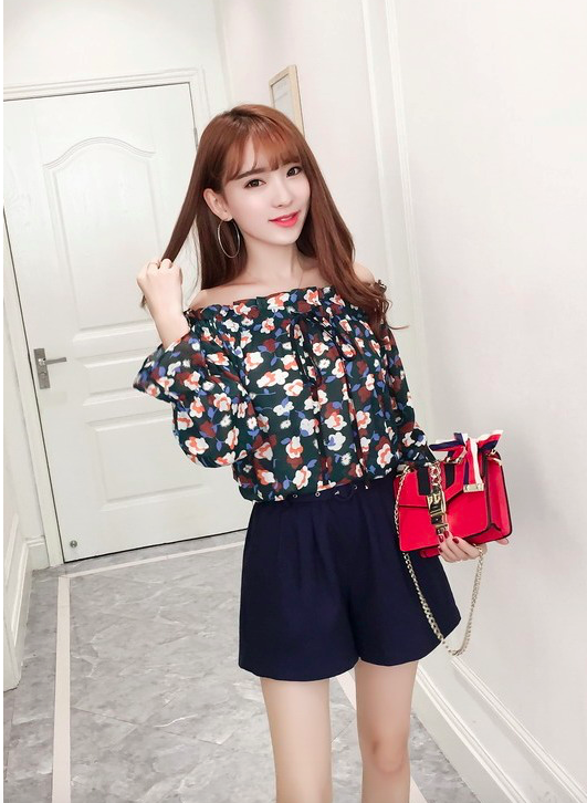 BM70881 Chiffon Floral Top Dark Green