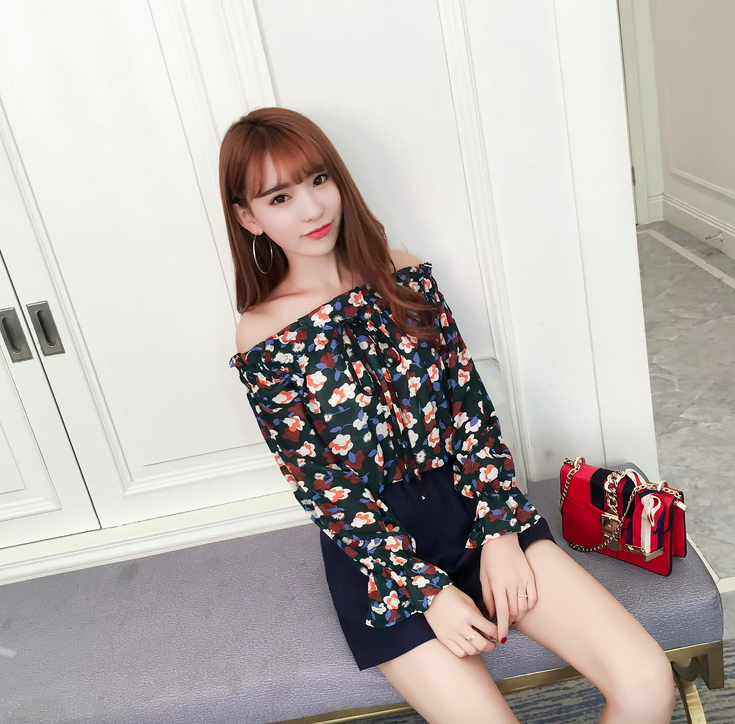 BM70881 Chiffon Floral Top Dark Green